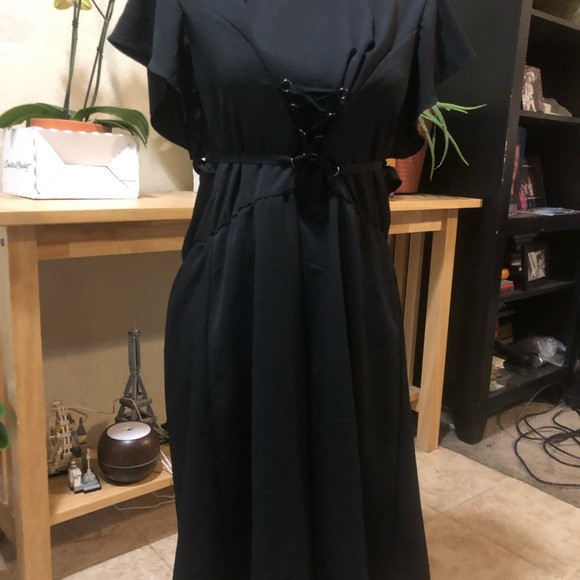 Black Dress NWT Very Flattering - Picture 2 of 8